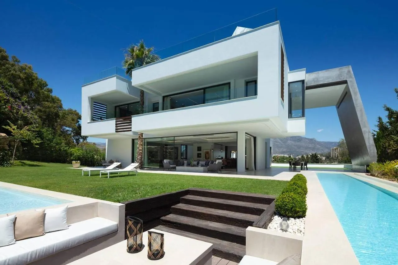 Newly Built 6 Bdrm Luxury Villa In Nueva Andalucia Marbella