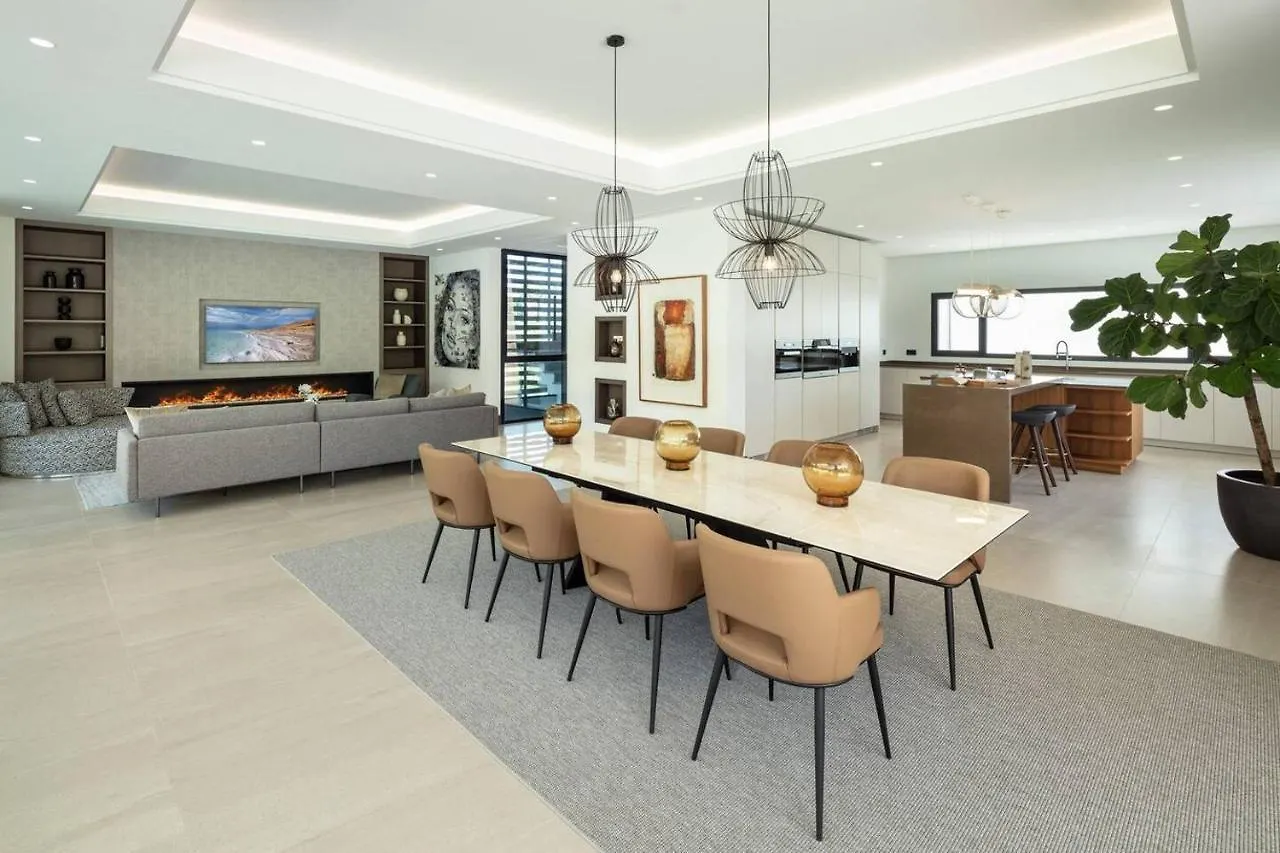 Newly Built 6 BDRM Luxury Villa in Nueva Andalucía Marbella