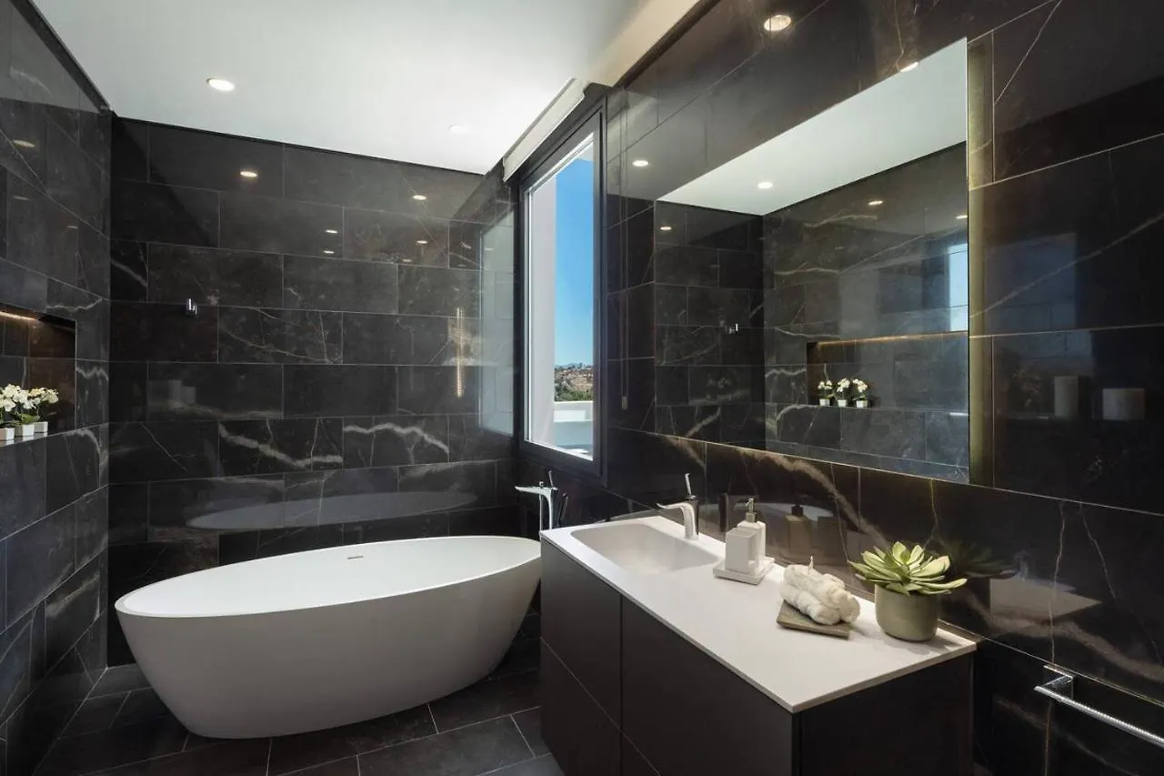 Apartment Newly Built 6 Bdrm Luxury Villa In Nueva Andalucia Marbella