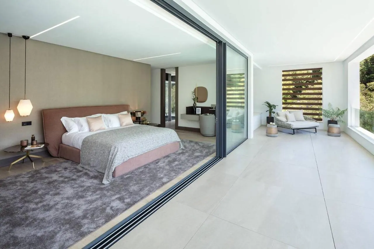 Newly Built 6 Bdrm Luxury Villa In Nueva Andalucia Marbella Spain
