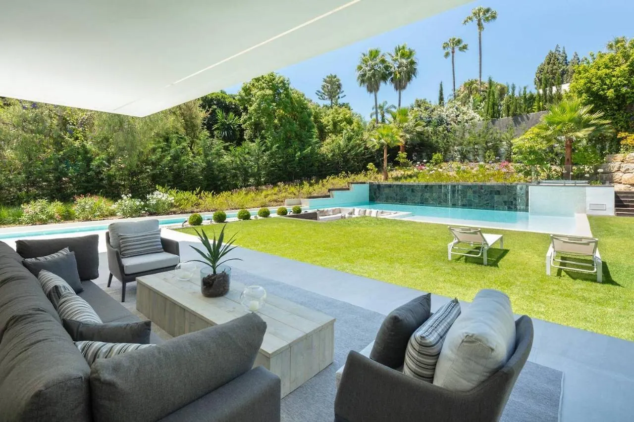 Apartment Newly Built 6 Bdrm Luxury Villa In Nueva Andalucia Marbella